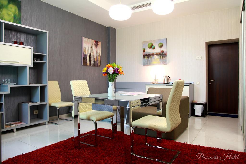 Business Hotel Harkiv Exterior foto