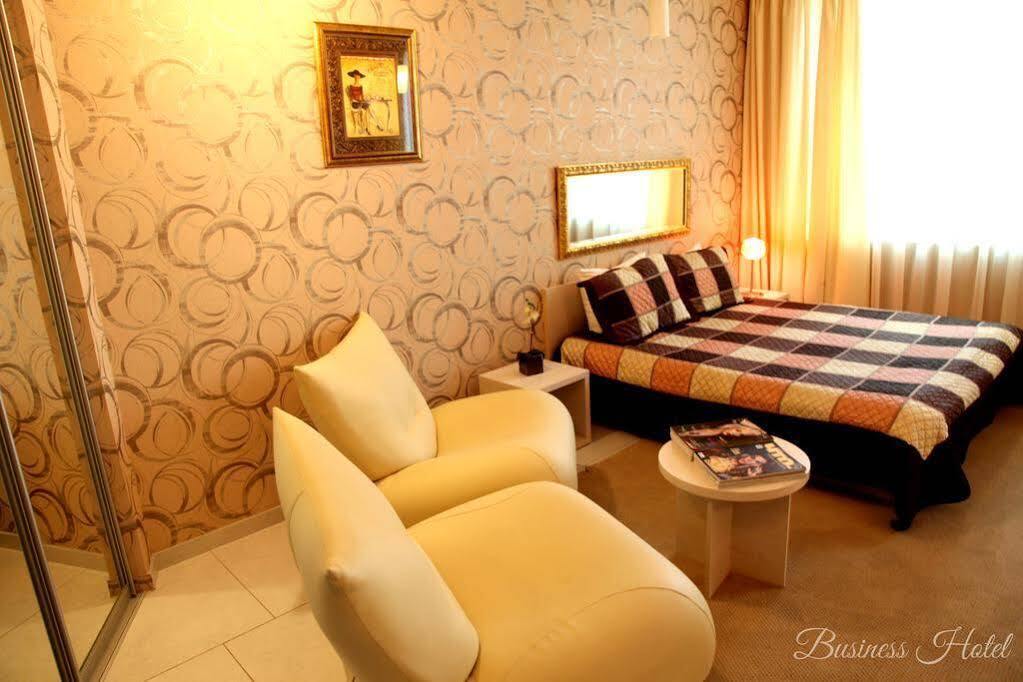 Business Hotel Harkiv Exterior foto