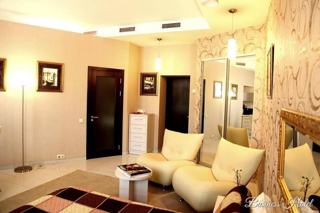 Business Hotel Harkiv Exterior foto
